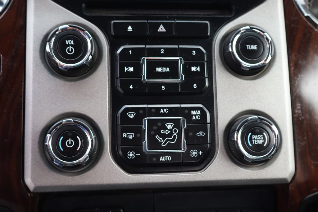 Used 2016 Ford F250 Lariat w/ Lariat Ultimate Package AWD/4WD image 38