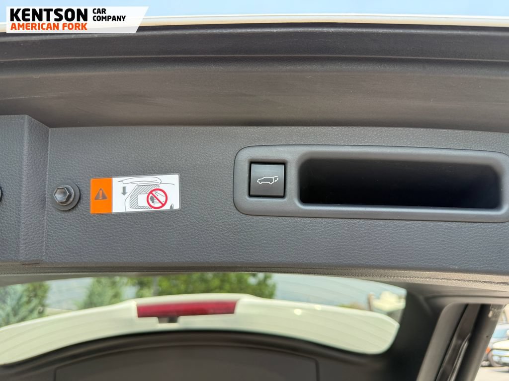 Used 2025 Toyota Highlander LE AWD/4WD image 33