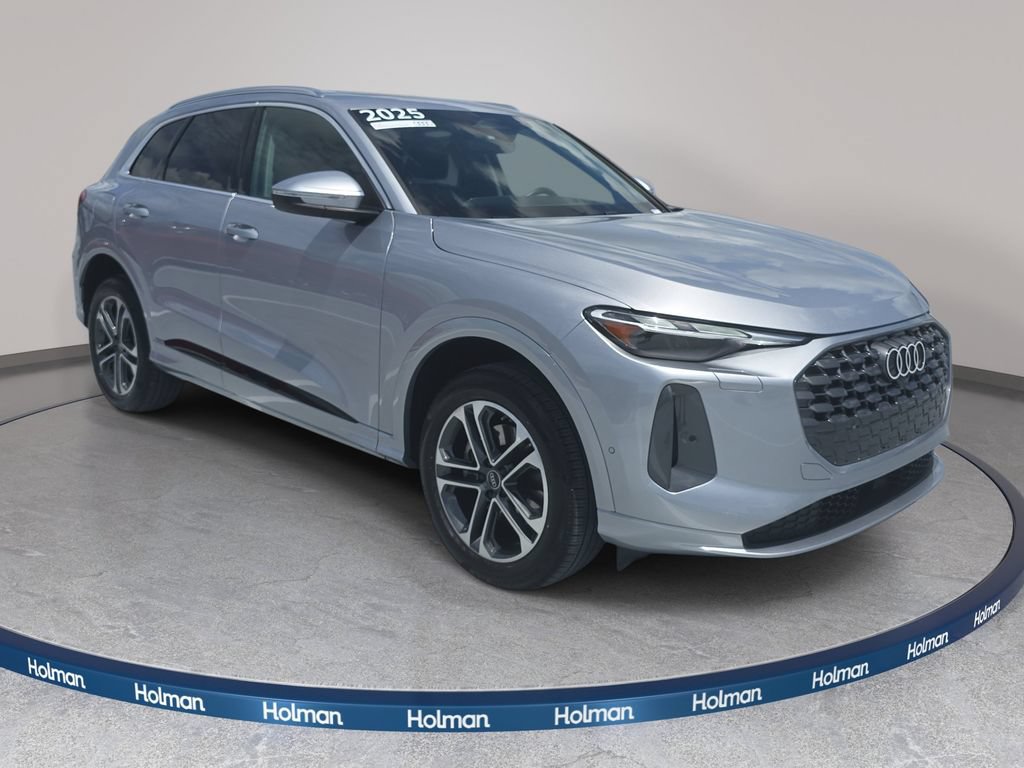 Certified 2025 Audi Q5 Premium w/ Convenience Package AWD/4WD image 3