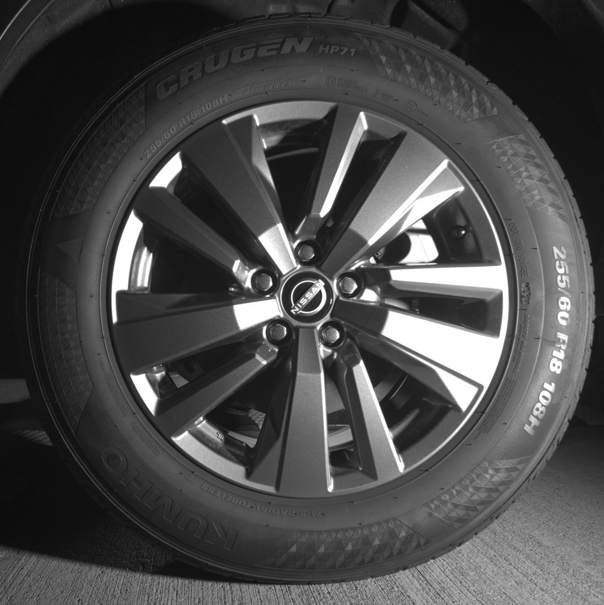 Used 2025 Nissan Pathfinder SV image 14