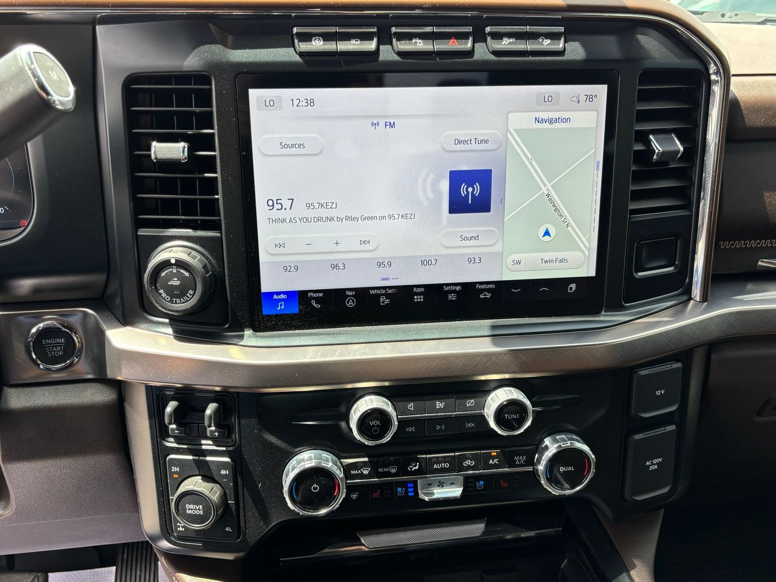 Used 2023 Ford F350 King Ranch AWD/4WD image 18