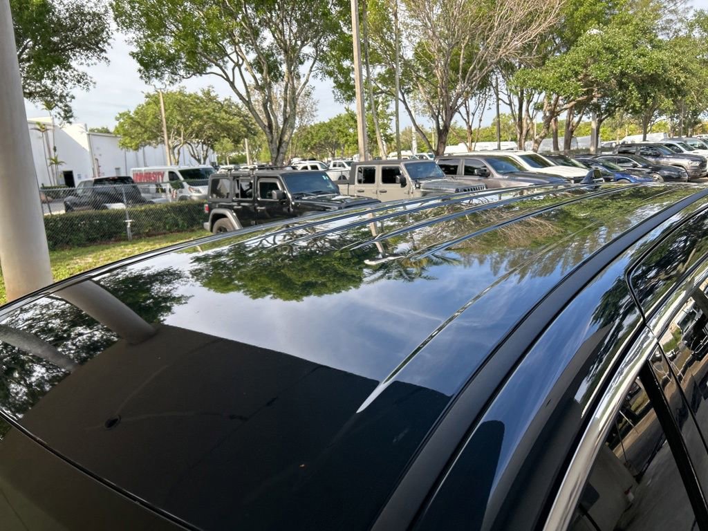 Used 2024 Chrysler Pacifica Touring-L FWD image 15