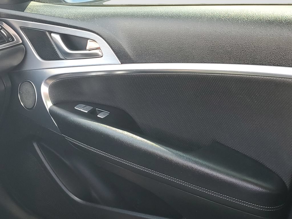 Used 2020 Genesis G70 3.3T RWD image 13