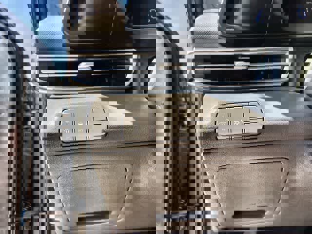 Used 2025 Hyundai Elantra Sport image 29