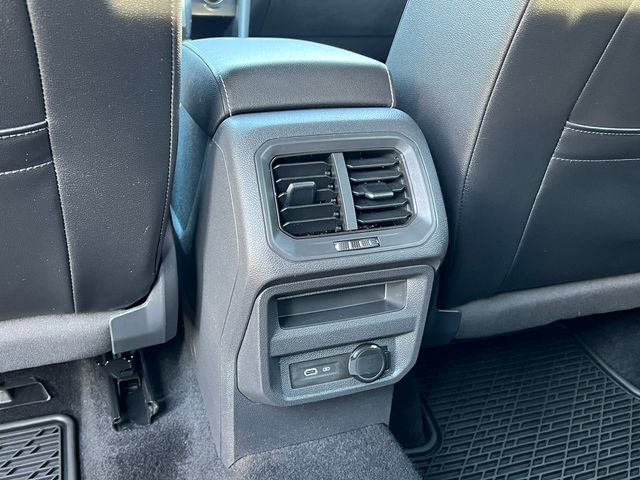 Used 2021 Volkswagen Tiguan SE R-Line image 34