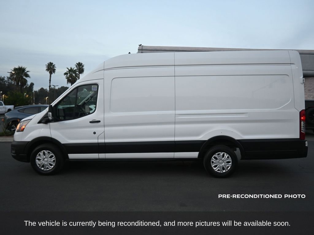 Used 2022 Ford E-Transit 148 High Roof Extended image 4