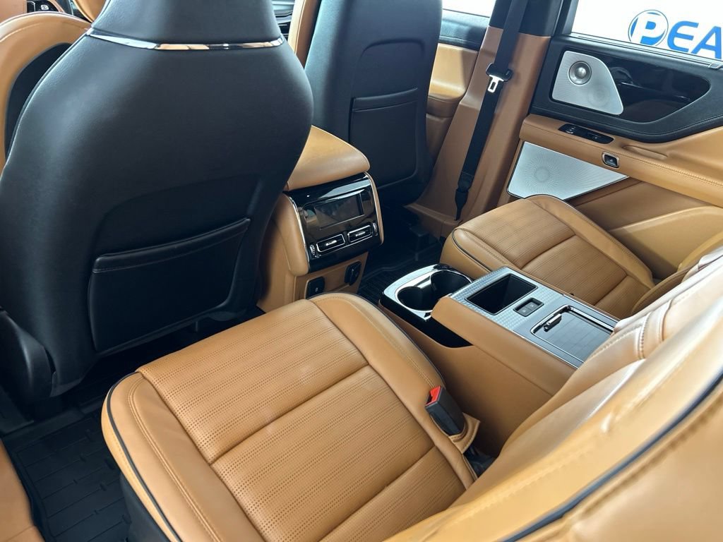 Used 2023 Lincoln Aviator Black Label w/ Dynamic Handling Package AWD/4WD image 26