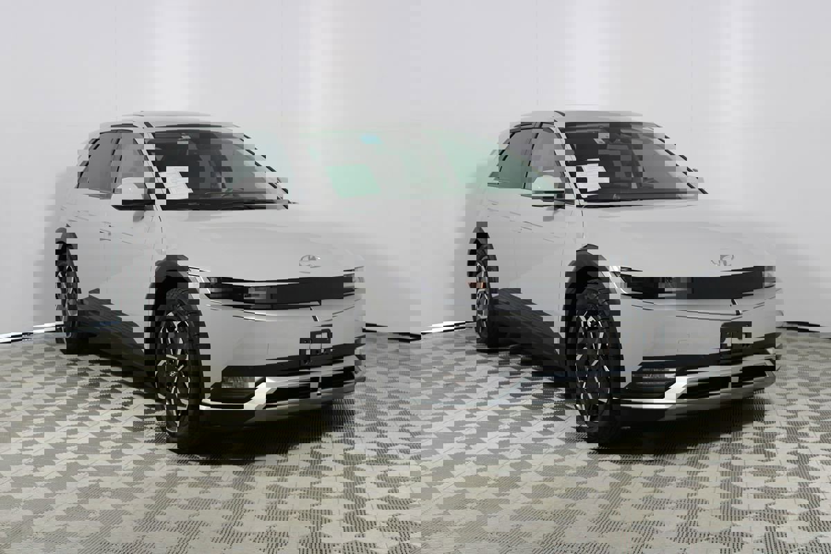 Used 2024 Hyundai Ioniq 5 SEL image 24