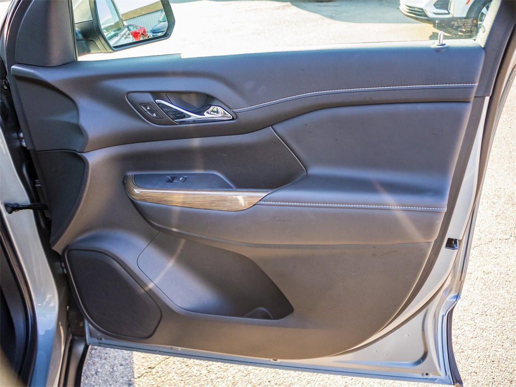 Used 2023 GMC Acadia SLE w/ Driver Convenience Package image 17