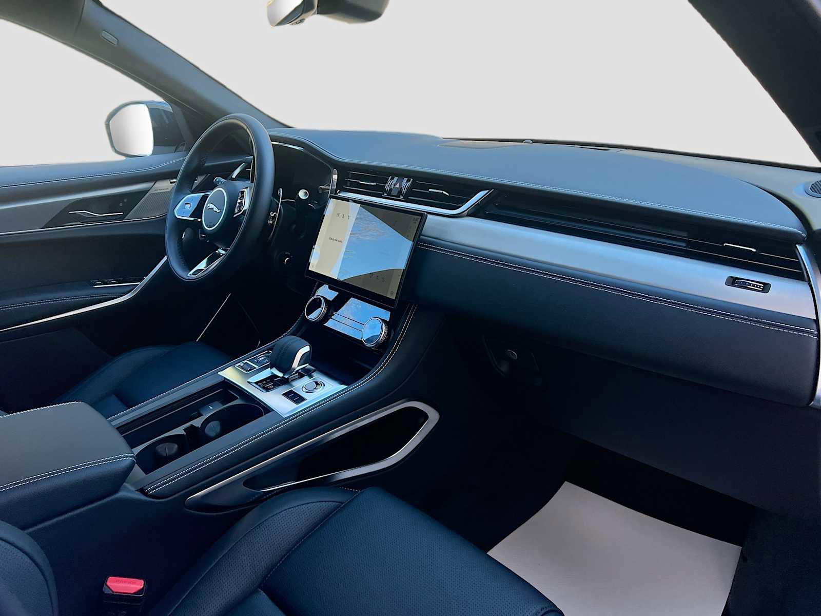 New 2026 Jaguar F-PACE R-Dynamic S image 8