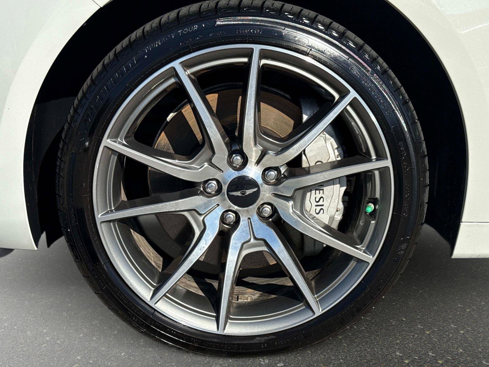 Used 2025 Genesis G70 2.5T image 9