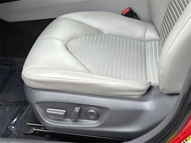 Certified 2021 Toyota Camry SE image 20