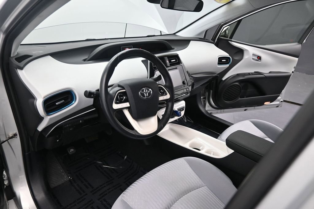 Used 2017 Toyota Prius Prime Plus w/ Carpet Mat Package FWD image 17