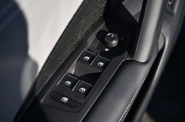 New 2026 Volkswagen Tiguan SE R-Line image 8