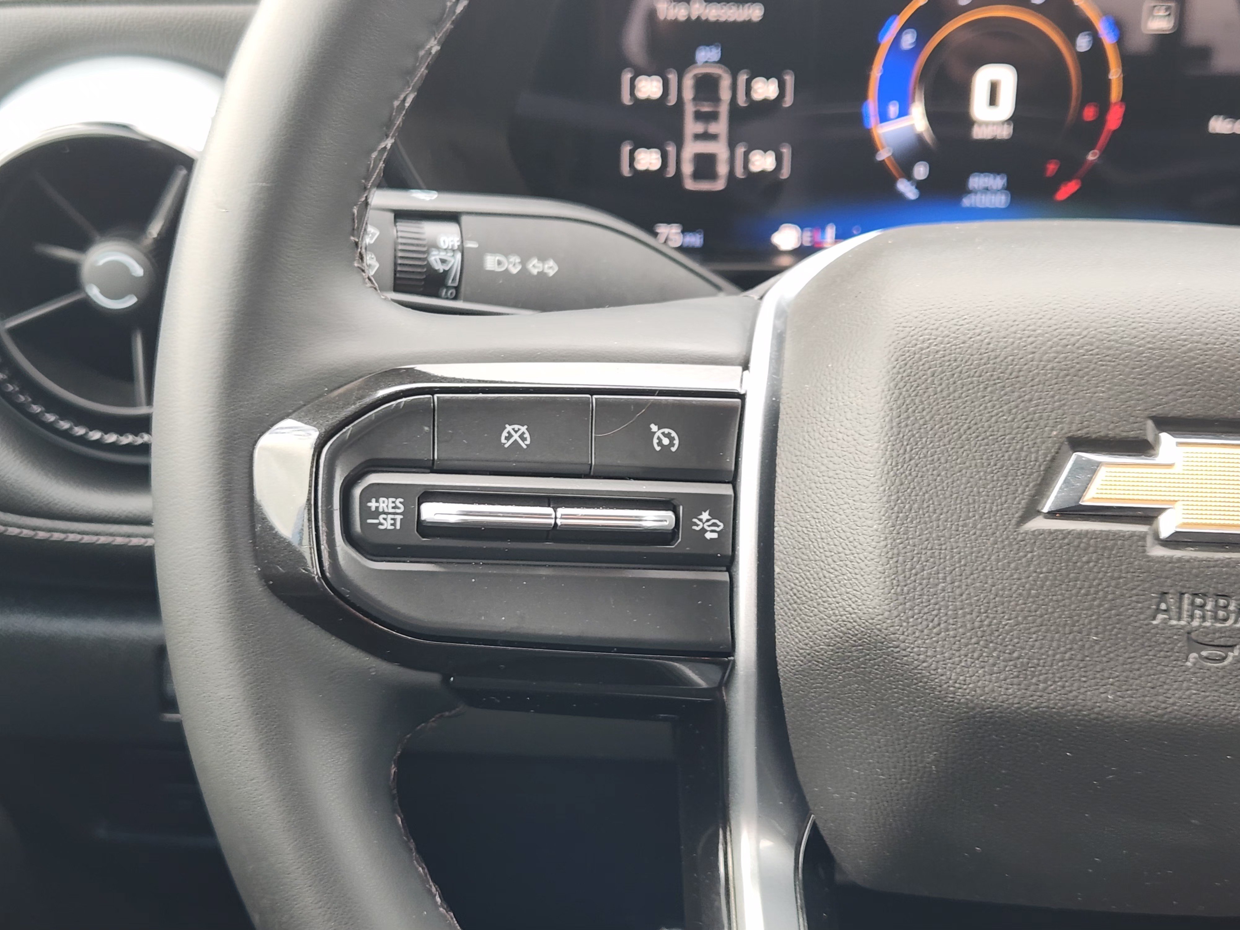 Used 2024 Chevrolet Colorado LT w/ LT Convenience Package II RWD image 27
