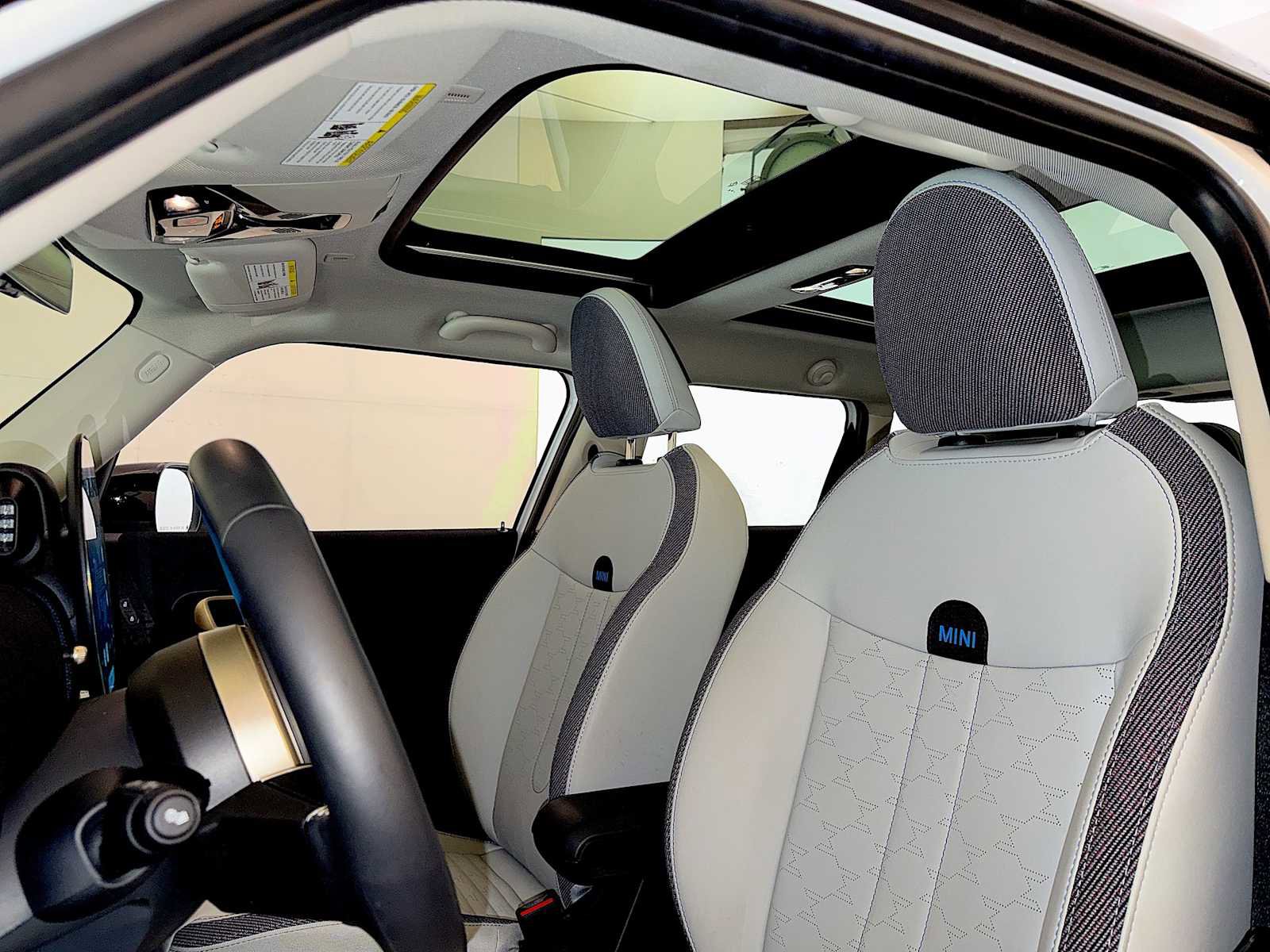 Certified 2025 MINI Cooper S image 19