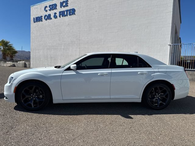 Used 2023 Chrysler 300 S w/ Comfort Group RWD image 2