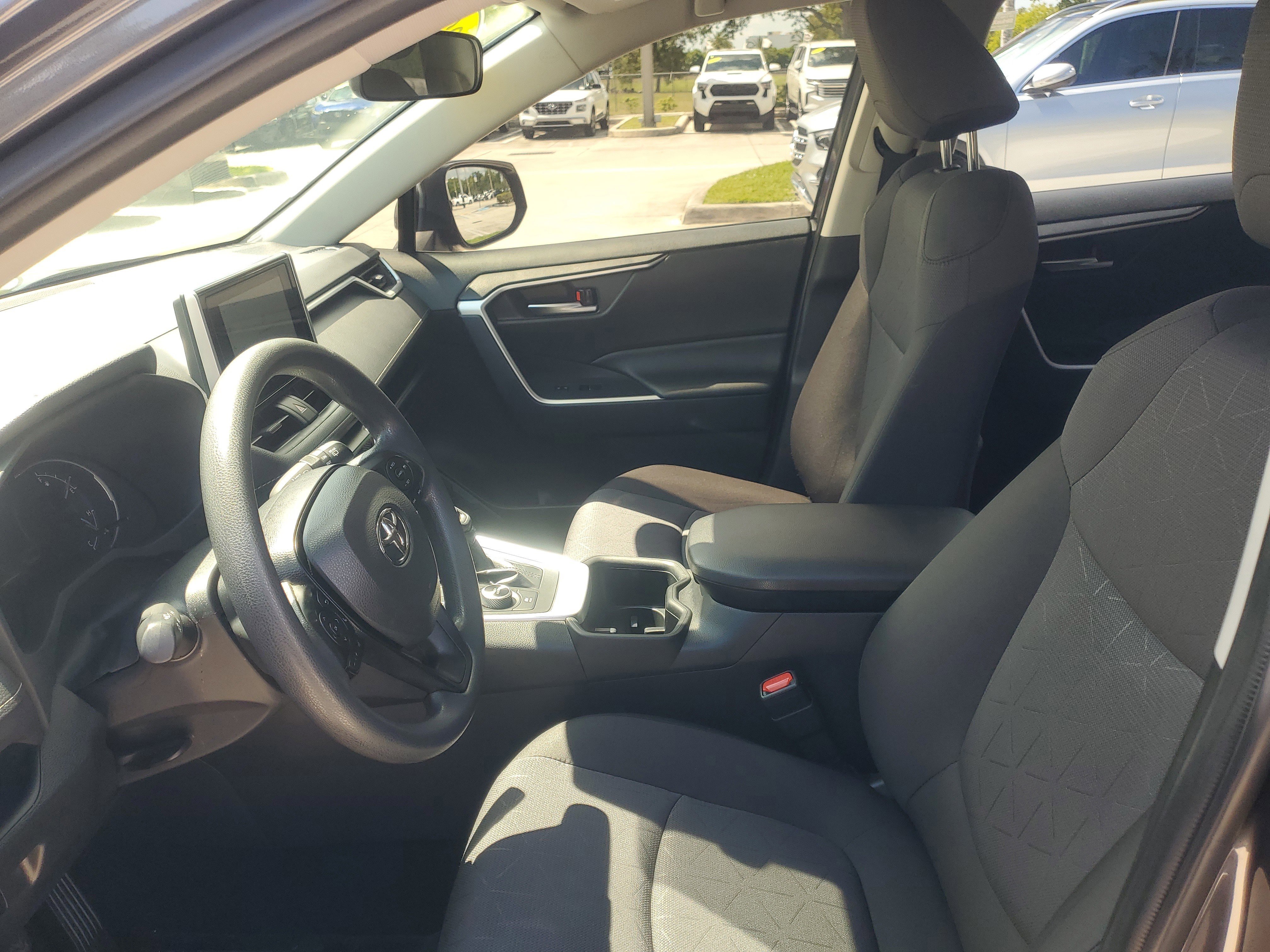 Certified 2025 Toyota RAV4 XLE AWD/4WD image 15