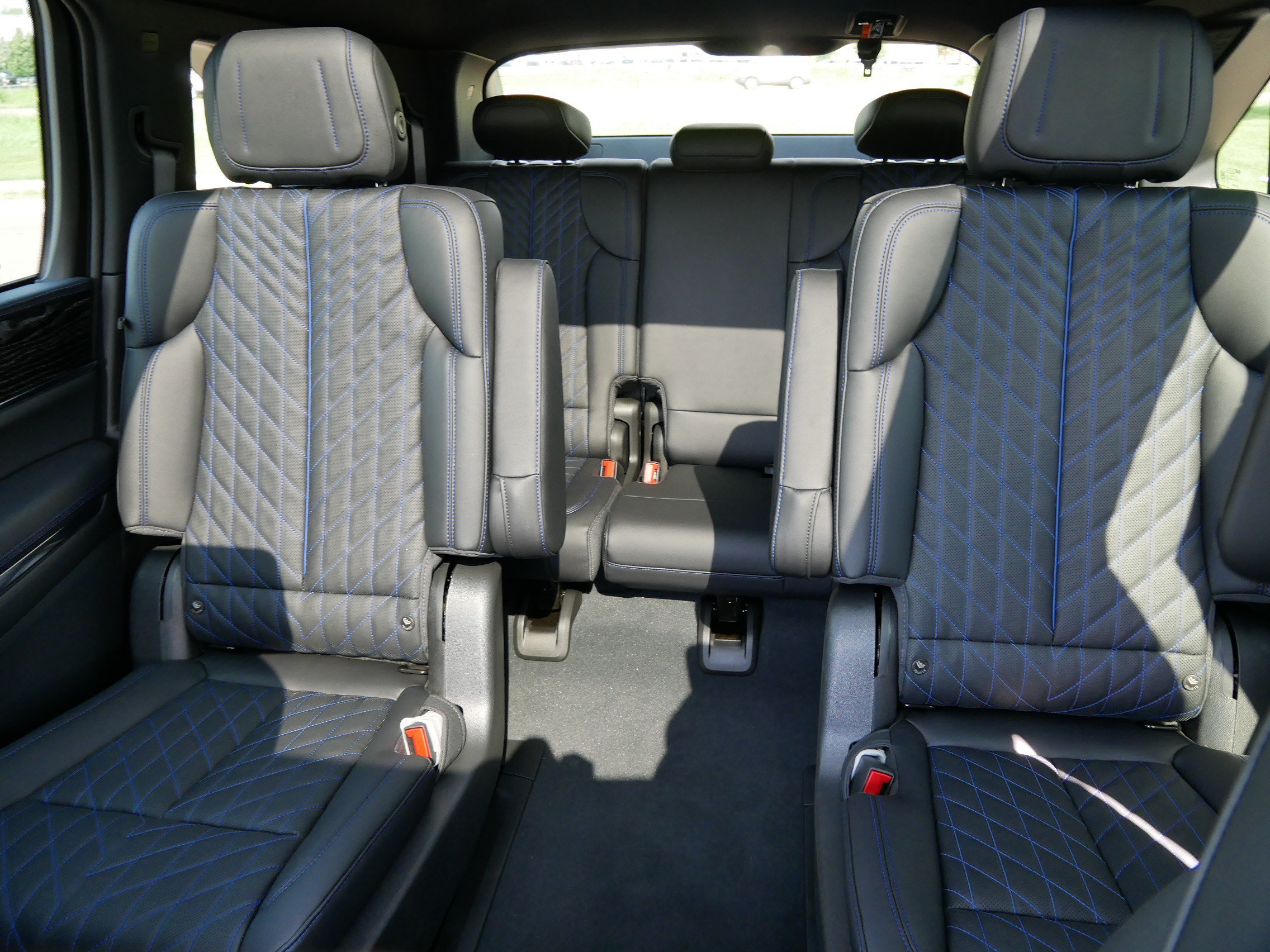 Used 2026 Cadillac Escalade IQ Sport 1 w/ LPO, Floor Liner Package AWD/4WD image 11