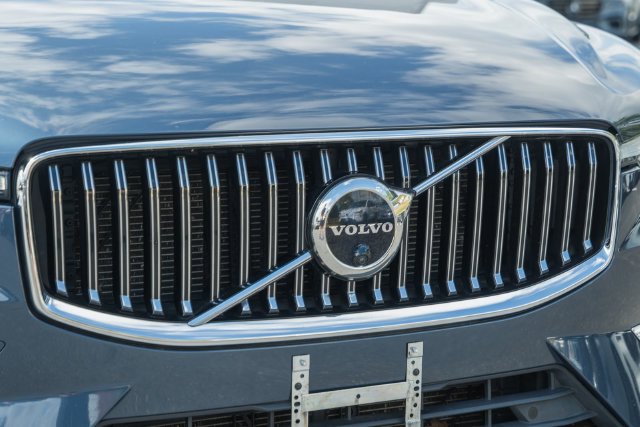 Certified 2023 Volvo XC60 B5 Plus w/ Climate Package AWD/4WD image 12