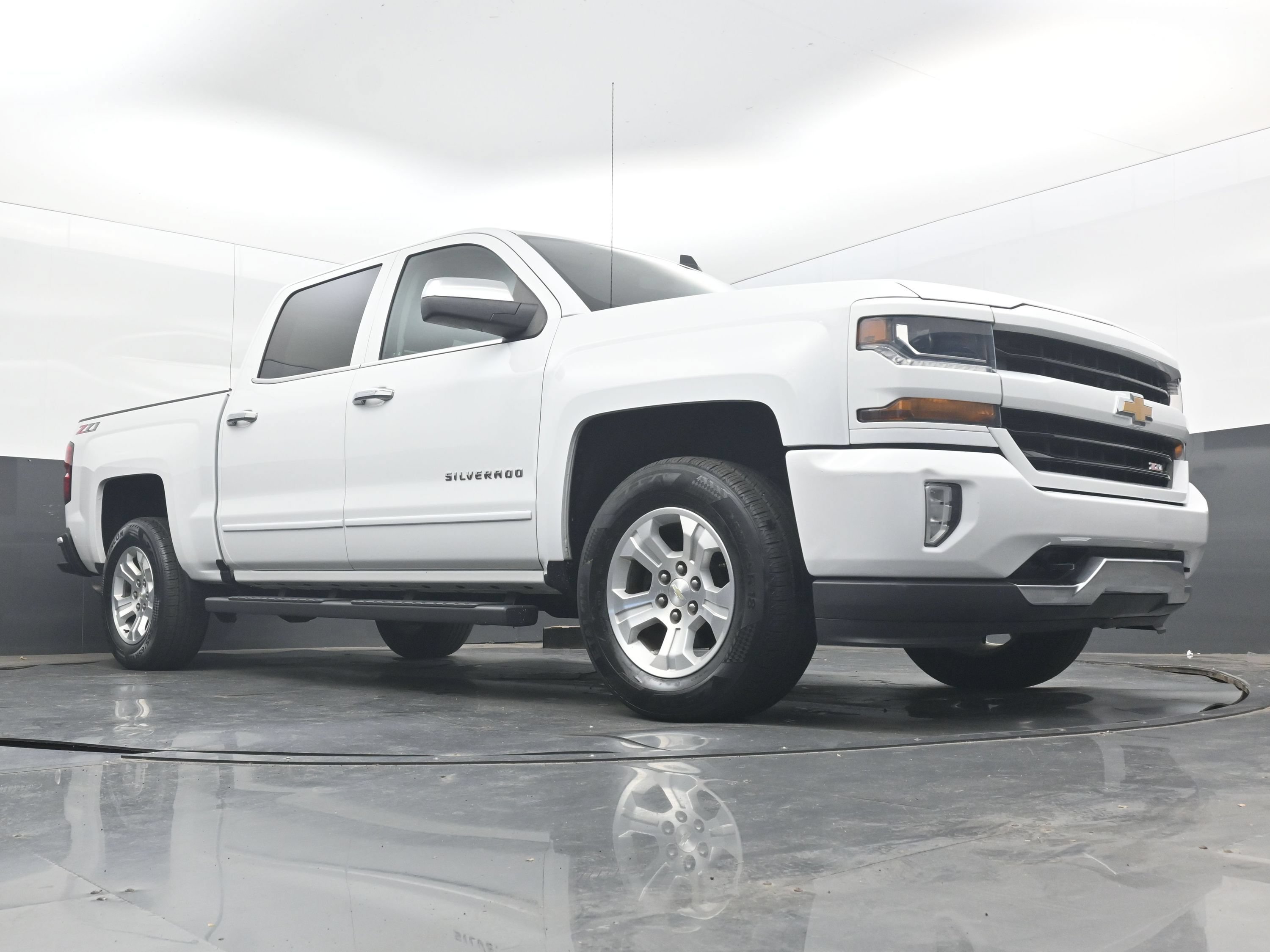 Used 2018 Chevrolet Silverado 1500 LT w/ All Star Edition AWD/4WD image 18