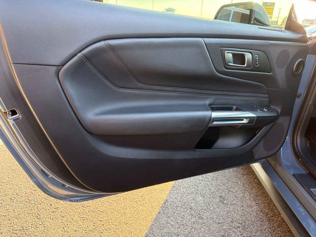 Used 2025 Ford Mustang GT Premium RWD image 12