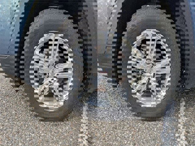 Used 2024 GMC Terrain SLE image 20