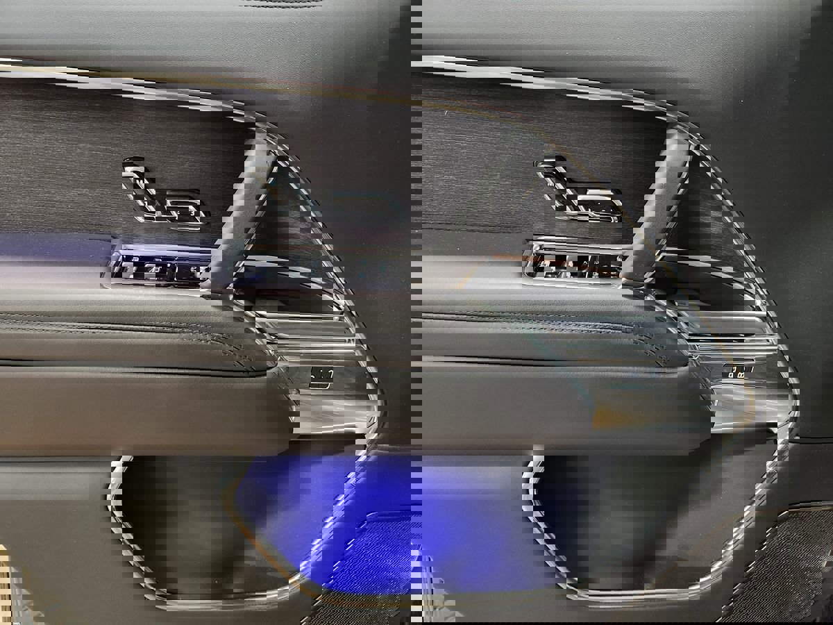 Used 2024 Land Rover Range Rover Long Wheelbase Autobiography image 42