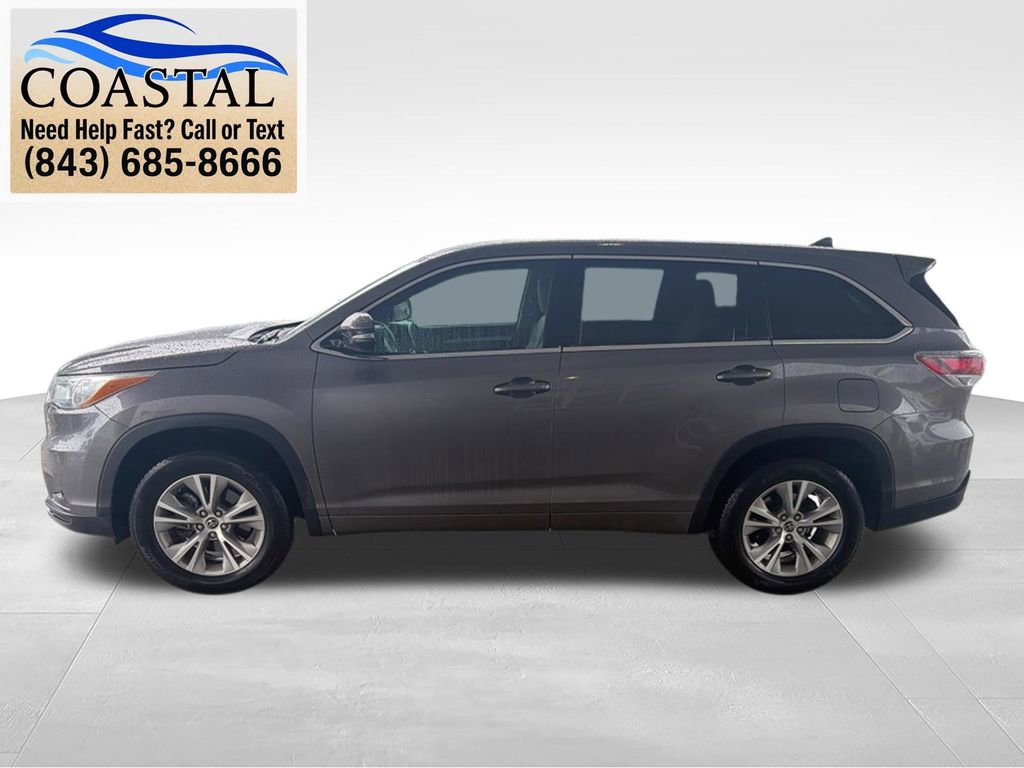 Used 2016 Toyota Highlander Plus FWD image 6