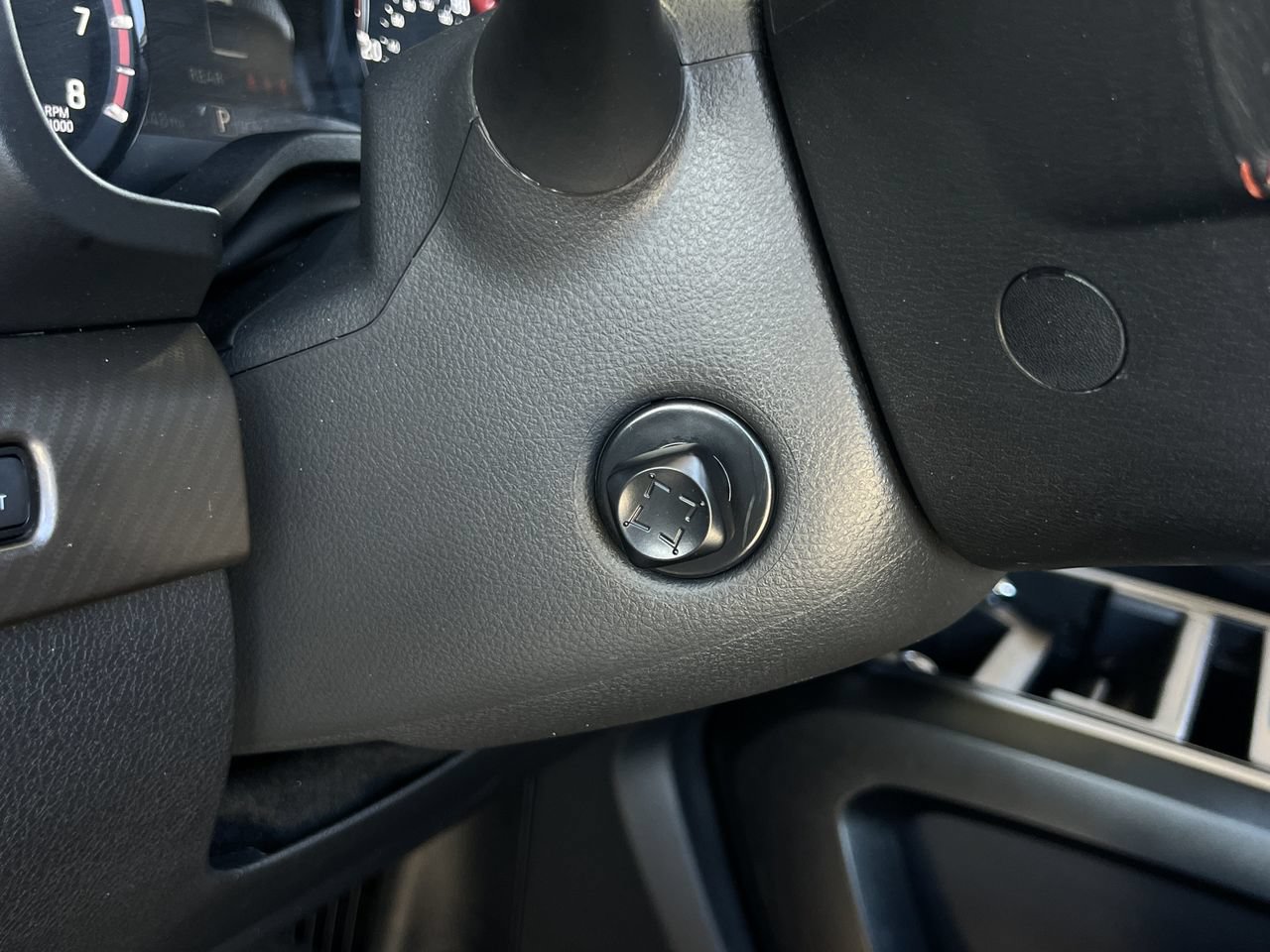 Used 2023 Nissan Titan PRO-4X w/ Pro-4x Convenience Package AWD/4WD image 15