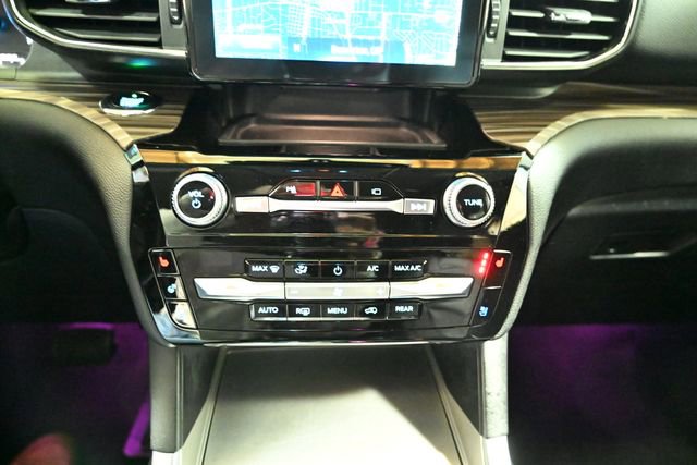 Used 2021 Ford Explorer Limited w/ Equipment Group 301A image 30