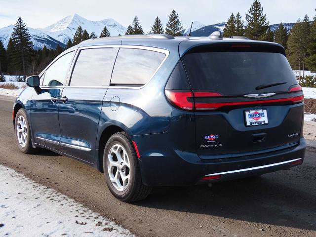 Used 2023 Chrysler Pacifica Limited image 4
