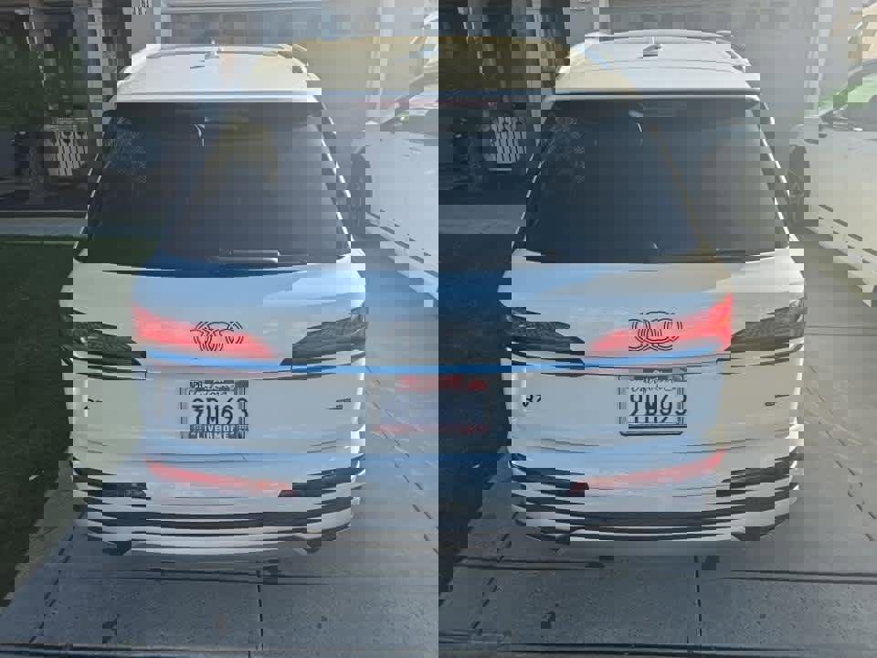 Used 2025 Audi Q7 Premium Plus w/ Premium Plus Package image 6