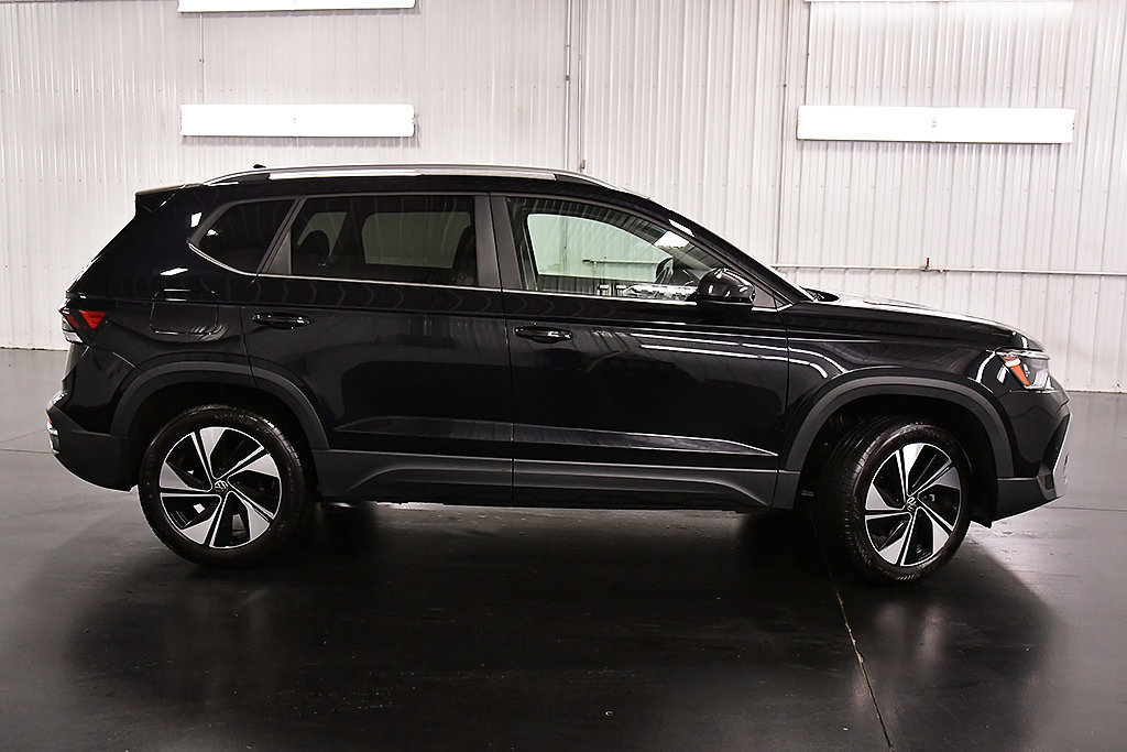 Used 2026 Volkswagen Taos SE AWD/4WD image 8