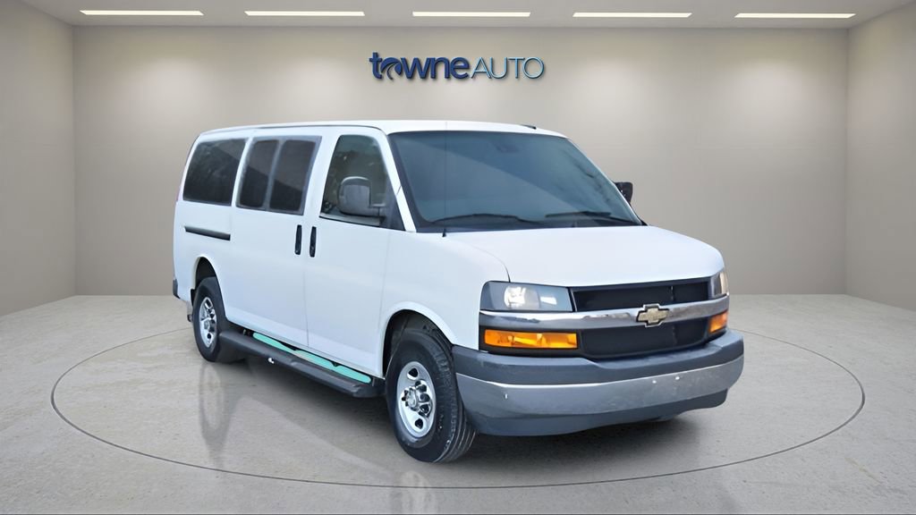 Used 2021 Chevrolet Express 3500 LT w/ LT Preferred Equipment Group RWD image 9
