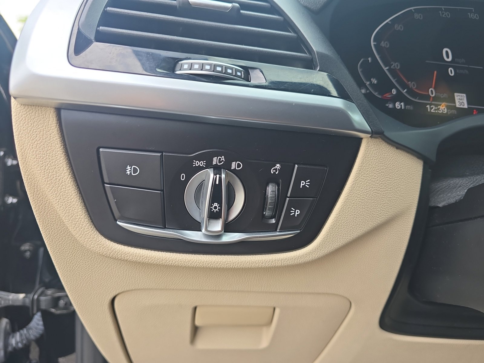 Used 2021 BMW X4 xDrive30i AWD/4WD image 26