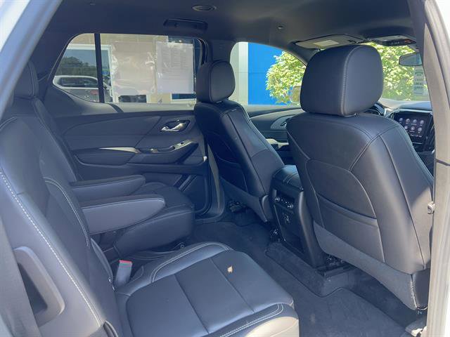 Used 2023 Chevrolet Traverse LT FWD image 11