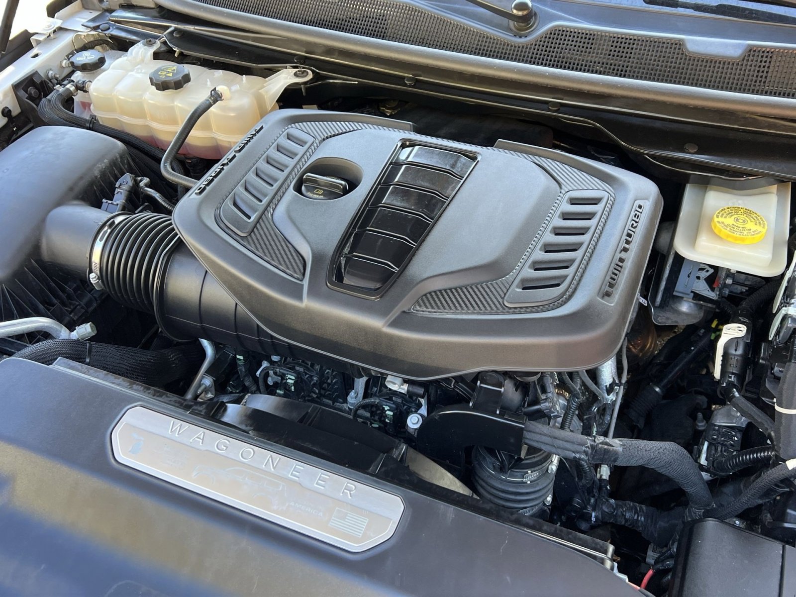 Used 2024 Jeep Wagoneer L Series II w/ Flexible Seating Group image 28