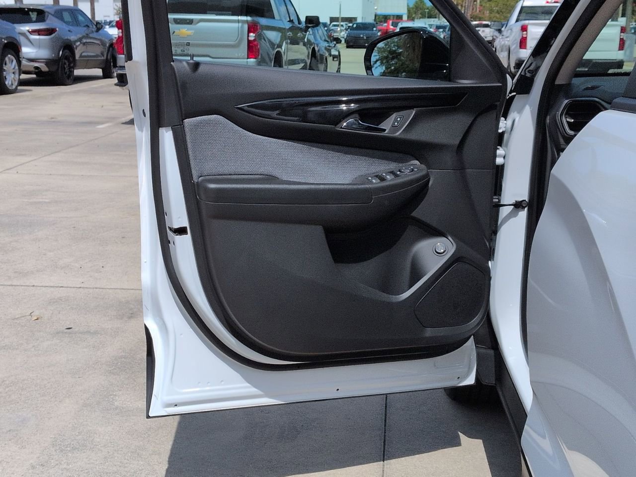 New 2026 Chevrolet TrailBlazer LT w/ Convenience Package FWD image 8