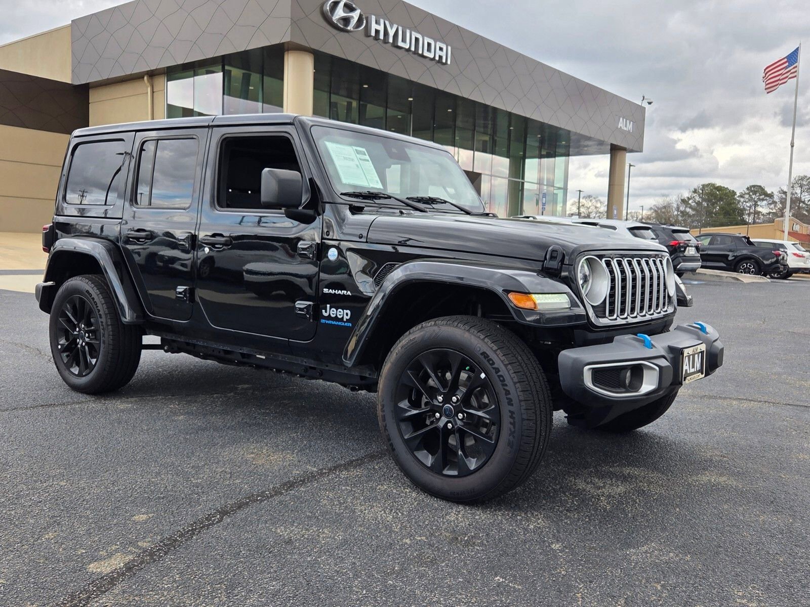Used 2024 Jeep Wrangler Unlimited Sahara image 1