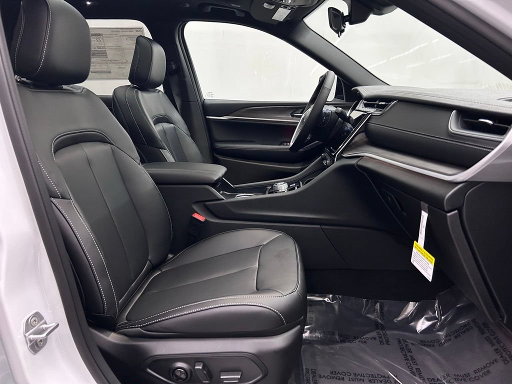 New 2025 Jeep Grand Cherokee Limited AWD/4WD image 17