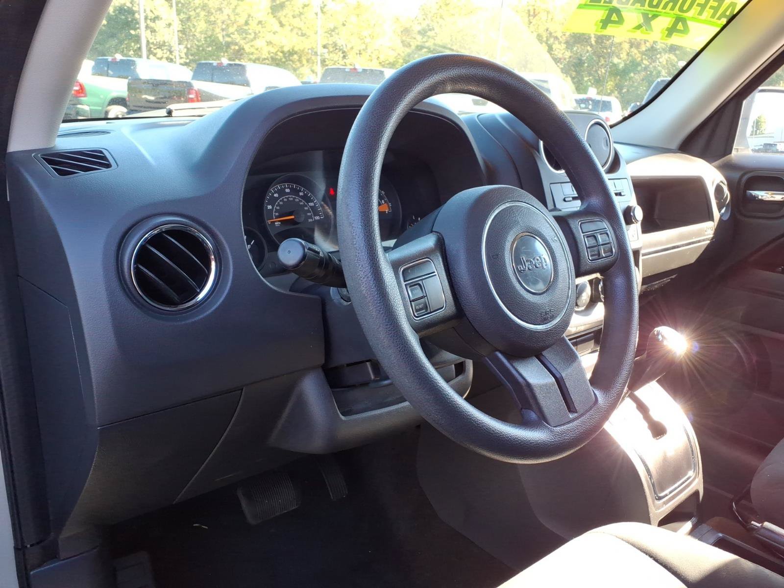 Used 2015 Jeep Patriot Sport w/ Power Value Group AWD/4WD image 14