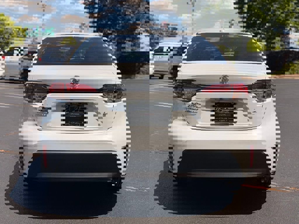 Used 2026 Toyota Corolla LE FWD image 11