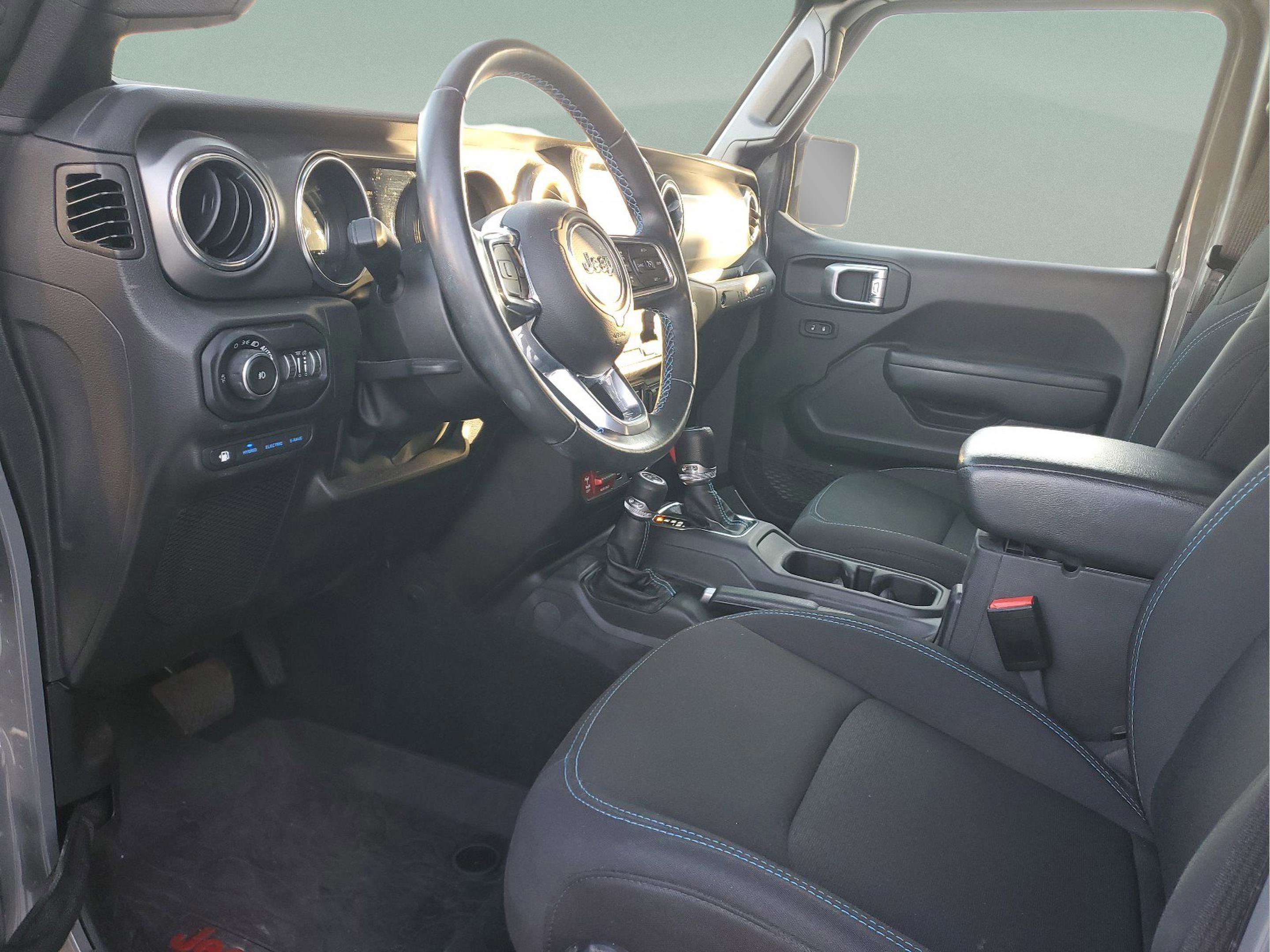 Used 2022 Jeep Wrangler Unlimited Rubicon 4xe w/ Steel Bumper Group image 13