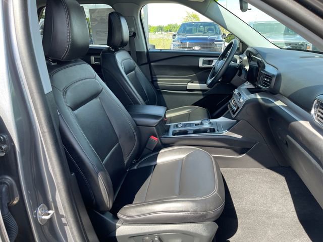 Used 2023 Ford Explorer XLT w/ Equipment Group 202A AWD/4WD image 41