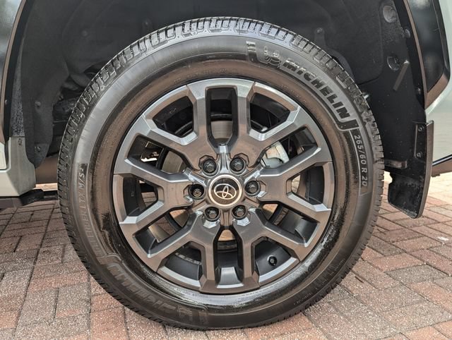 Used 2024 Toyota Sequoia Platinum AWD/4WD image 10