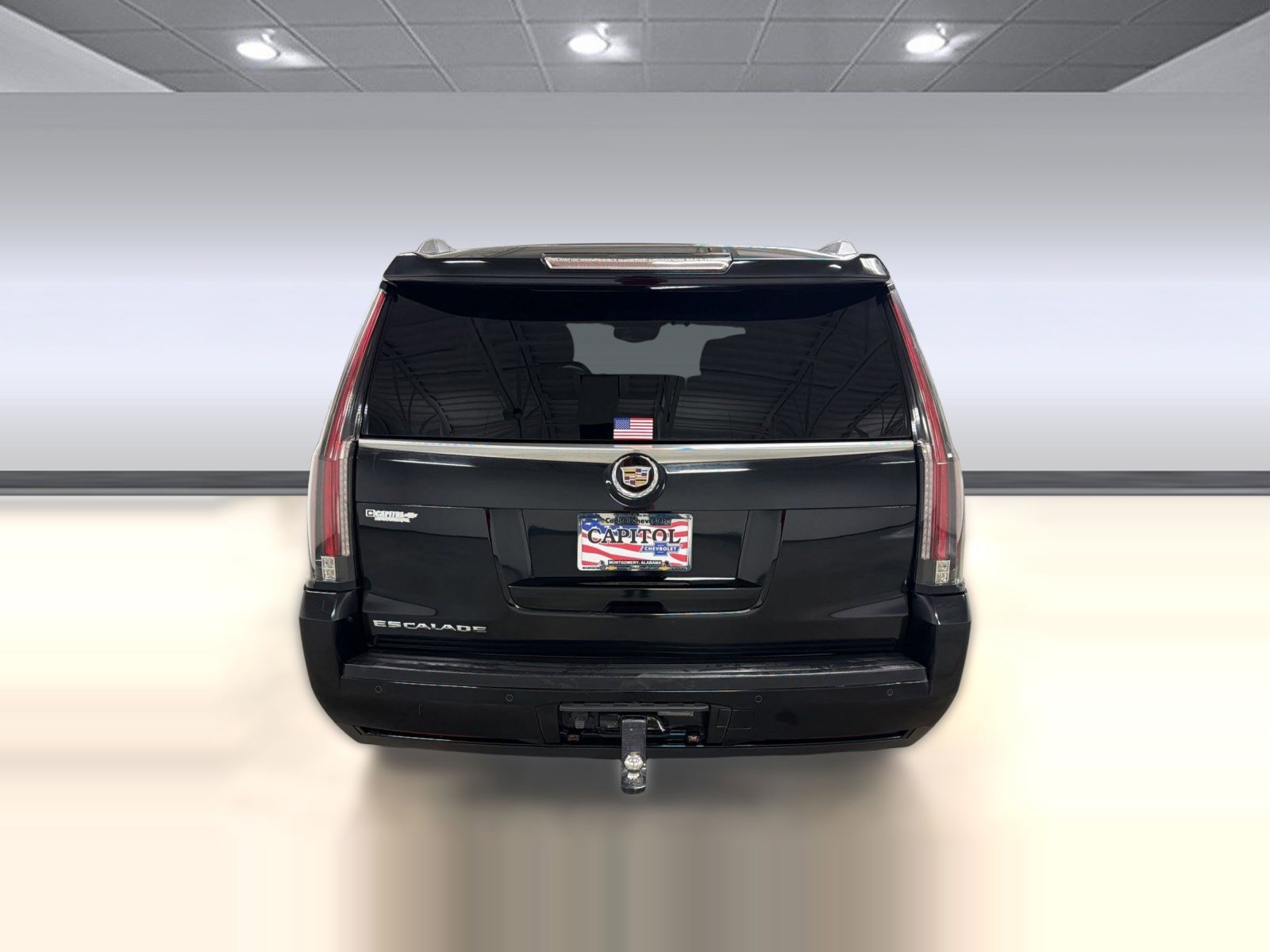 Used 2015 Cadillac Escalade Luxury image 9