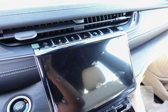 New 2025 Jeep Grand Cherokee Limited w/ Luxury Tech Group II image 22