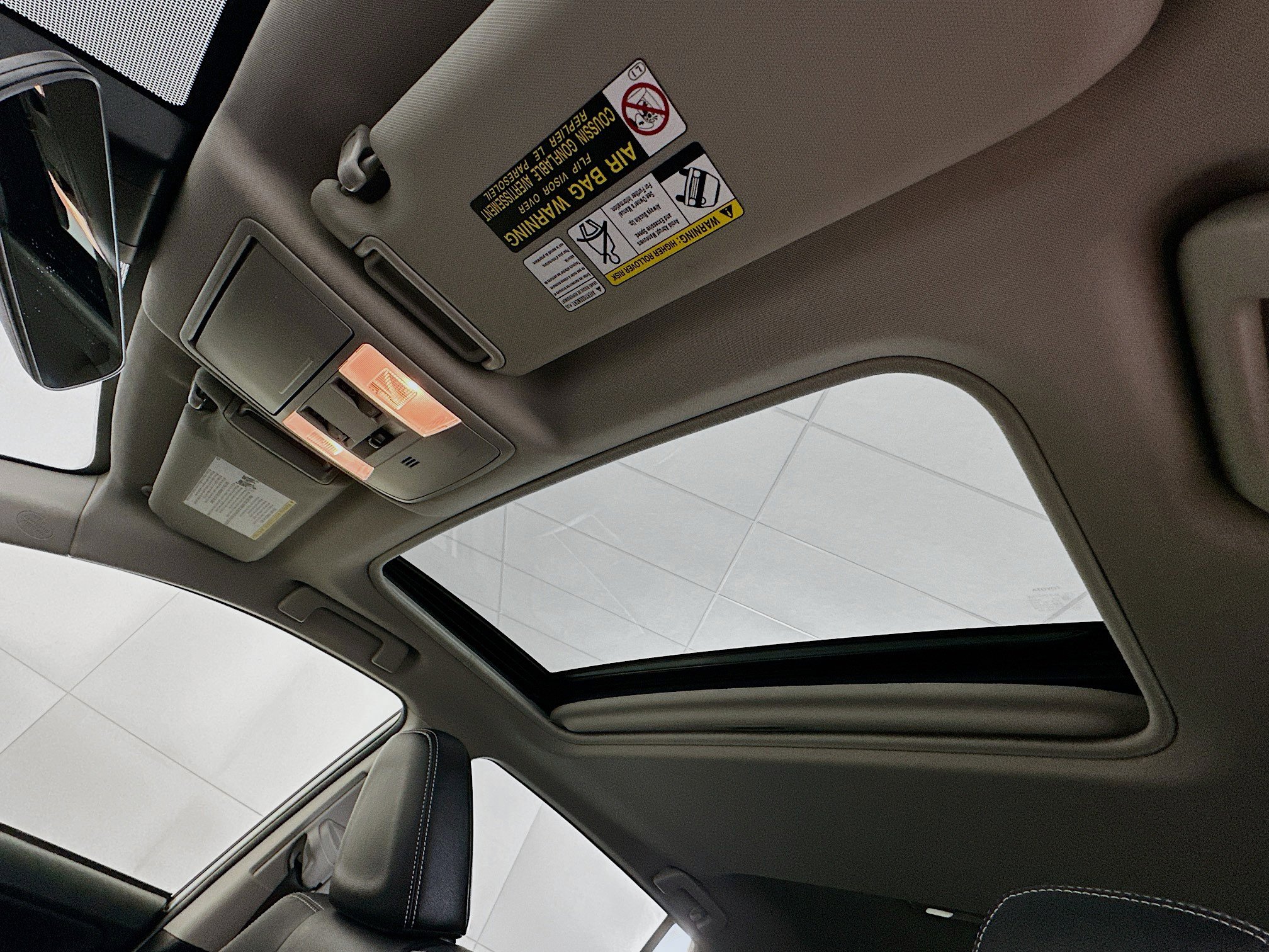 Used 2016 Toyota RAV4 Limited image 27