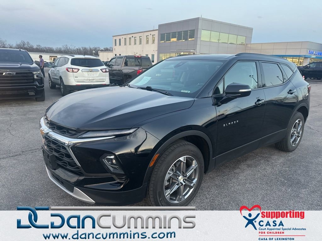 Used 2023 Chevrolet Blazer LT FWD image 1